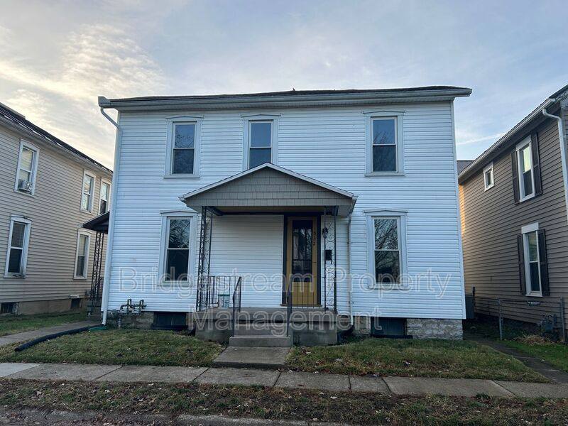 Apartment for rent at 532 Buckeye St, Miamisburg, OH 45342