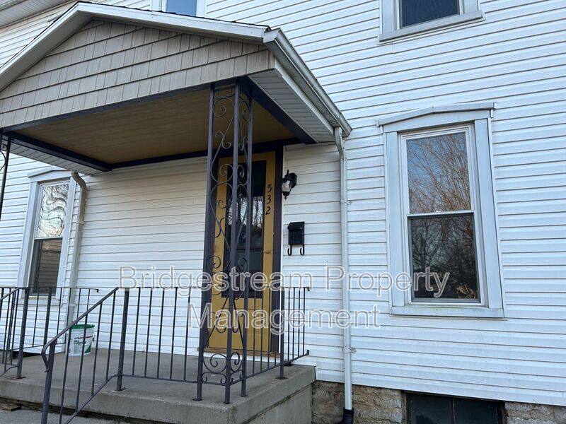 Apartment for rent at 532 Buckeye St, Miamisburg, OH 45342