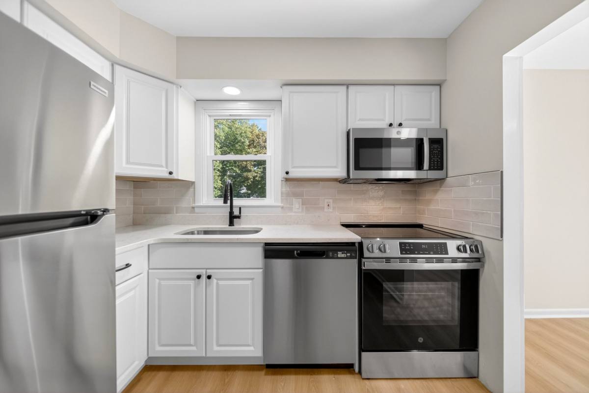 9 Beach St, Ballston Spa, NY 12020 - Apartment for Rent - Image 3