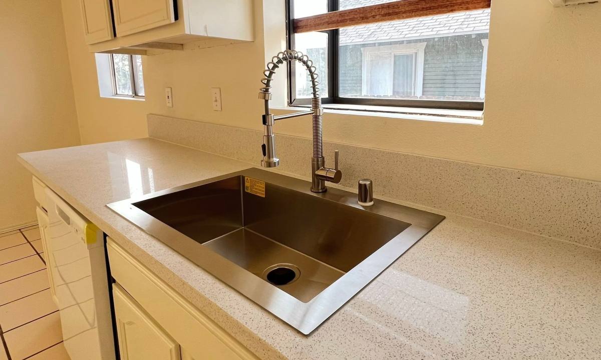 Townhouse for rent at 2165 Sepulveda Ave, San Bernardino, CA 92404