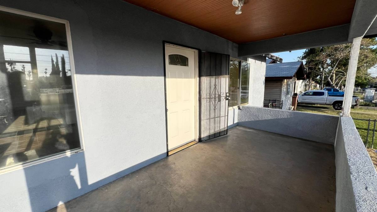 Townhouse for rent at 2165 Sepulveda Ave, San Bernardino, CA 92404