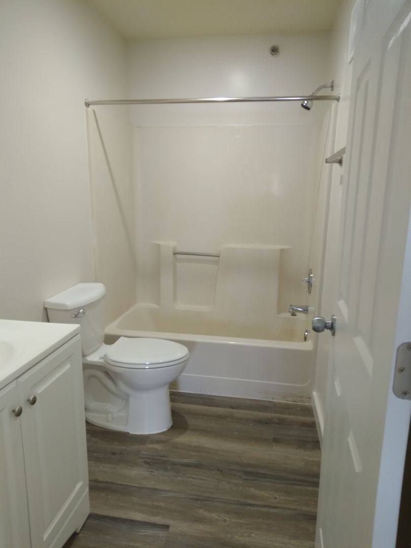 Apartment for rent at 1175 E County Rd, Saint Paul, MN 55109