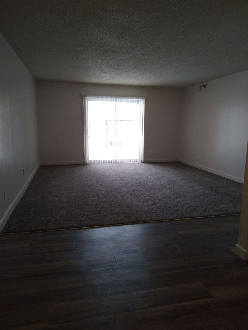 Apartment for rent at 1175 E County Rd, Saint Paul, MN 55109