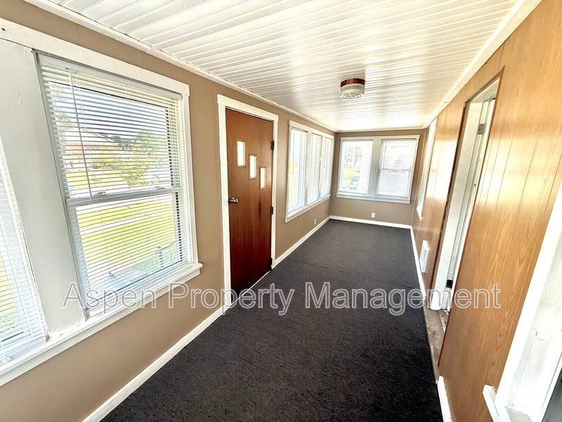 House for rent at 2110 S Central Ave, Burlington, IA 52601