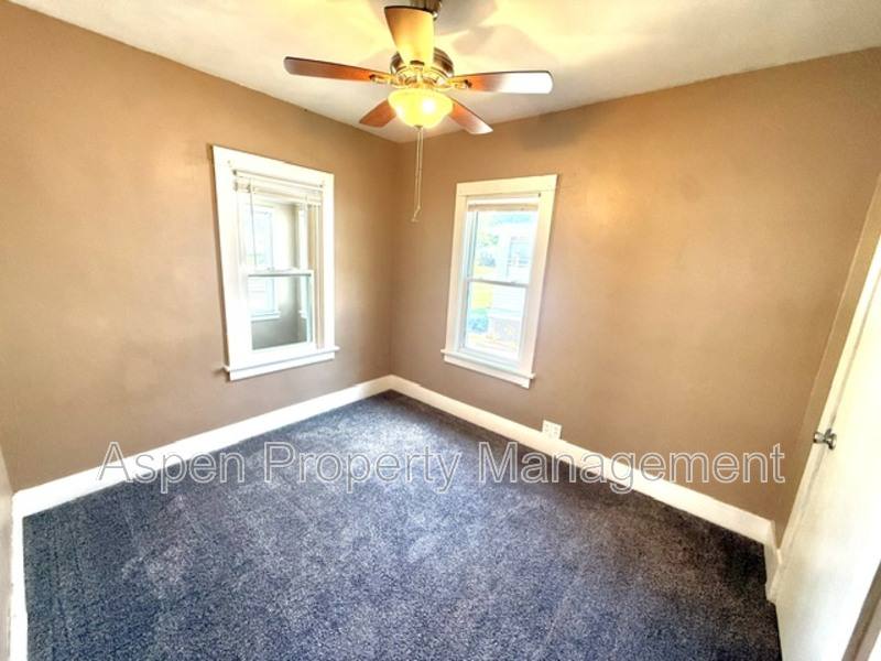 House for rent at 2110 S Central Ave, Burlington, IA 52601
