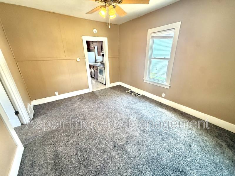 House for rent at 2110 S Central Ave, Burlington, IA 52601
