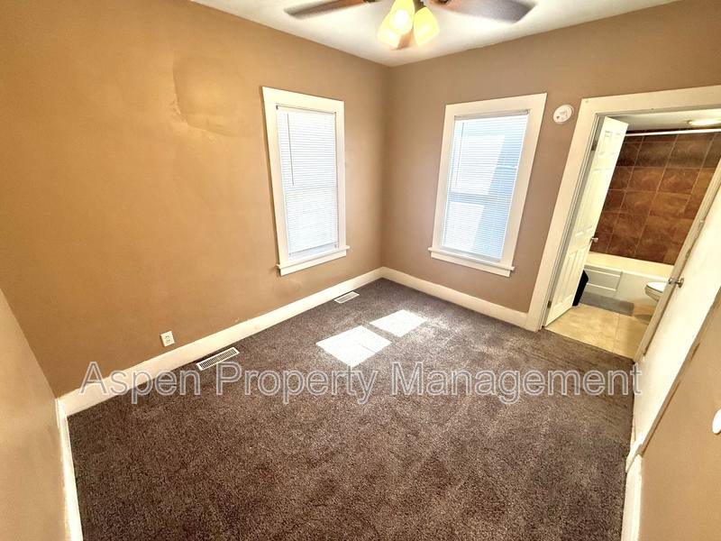 House for rent at 2110 S Central Ave, Burlington, IA 52601