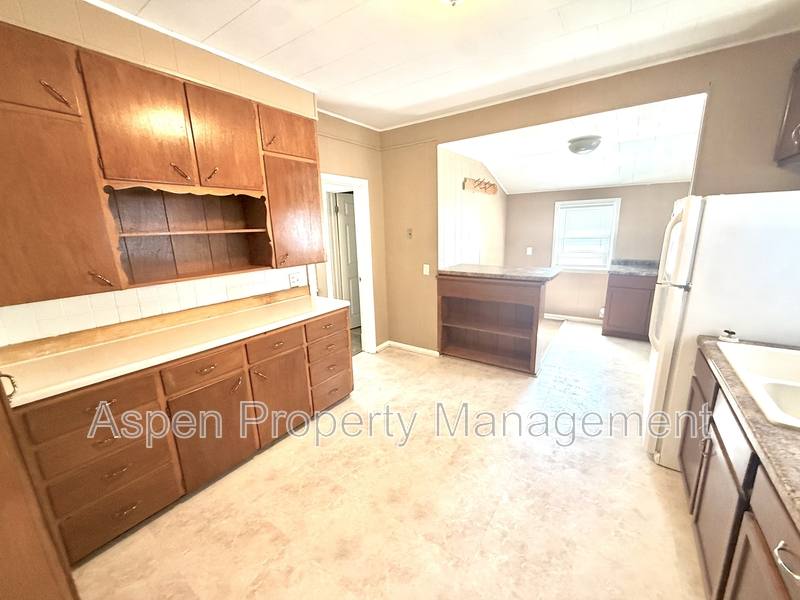 House for rent at 2110 S Central Ave, Burlington, IA 52601