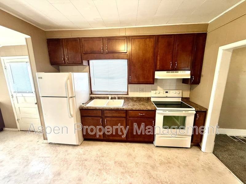 House for rent at 2110 S Central Ave, Burlington, IA 52601