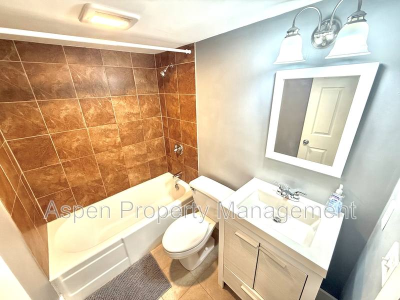 House for rent at 2110 S Central Ave, Burlington, IA 52601