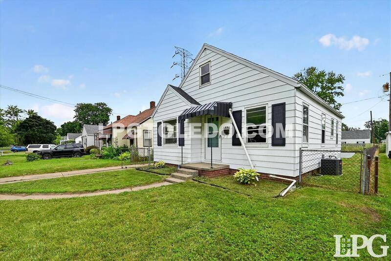 House for rent at 3540 Bellevue Rd, Toledo, OH 43613