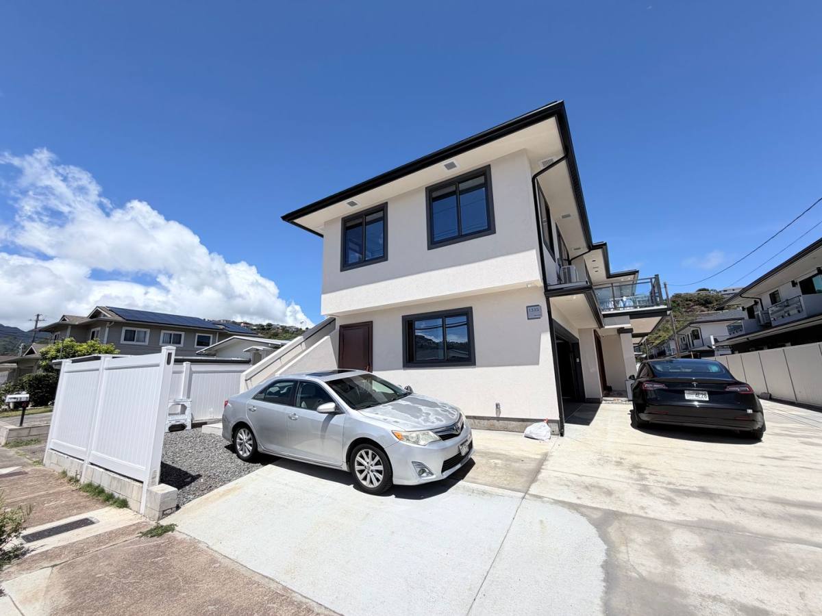 House for rent at 1335 9th Ave, Honolulu, HI 96816