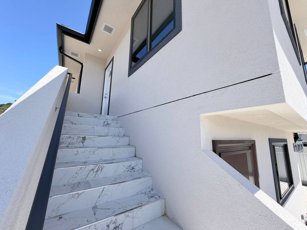 House for rent at 1335 9th Ave, Honolulu, HI 96816
