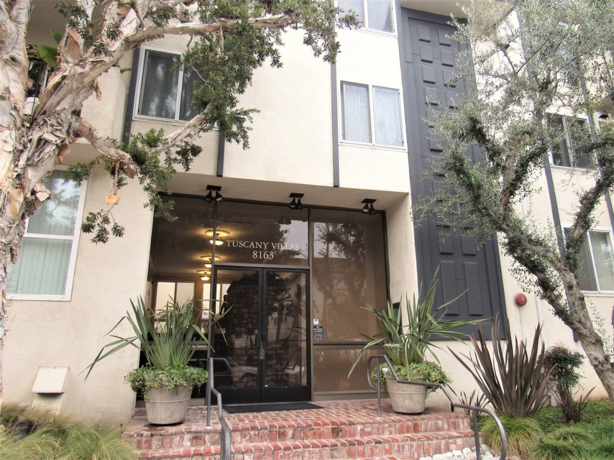 Apartment for rent at 8163 Redlands St, Playa Del Rey, CA 90293