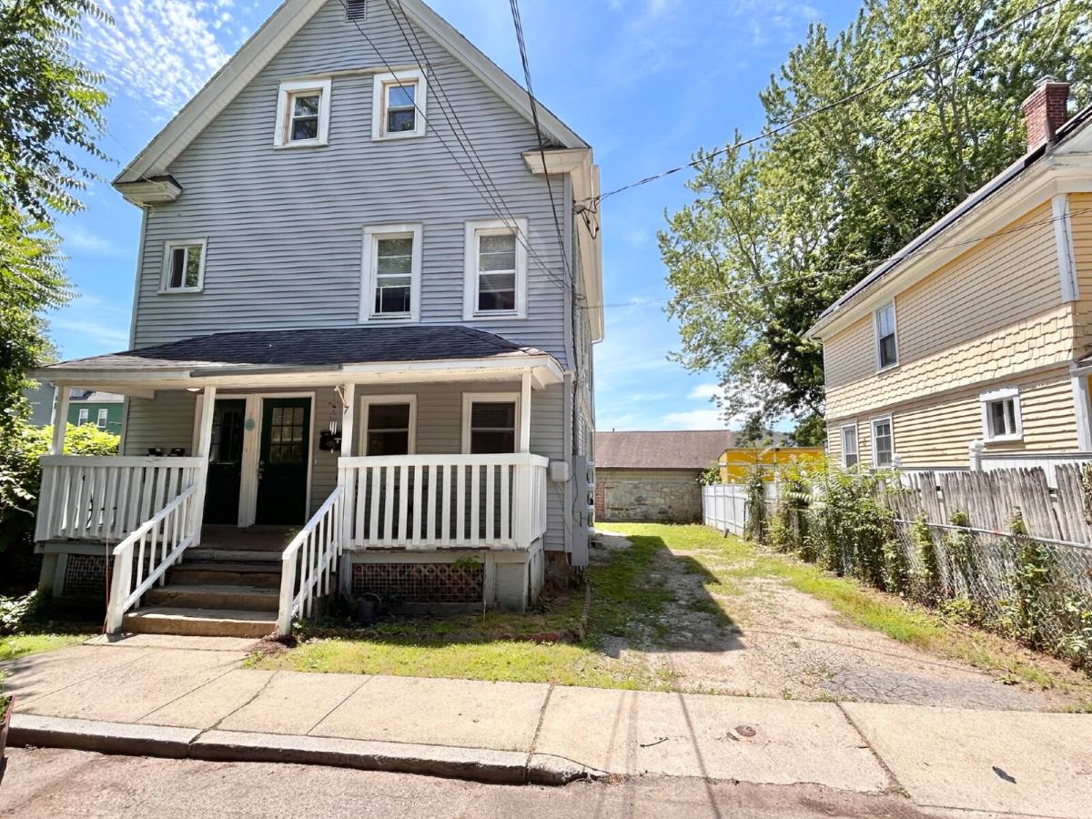 Apartment for rent at 7 Griswold Court #1, New London, CT 06320