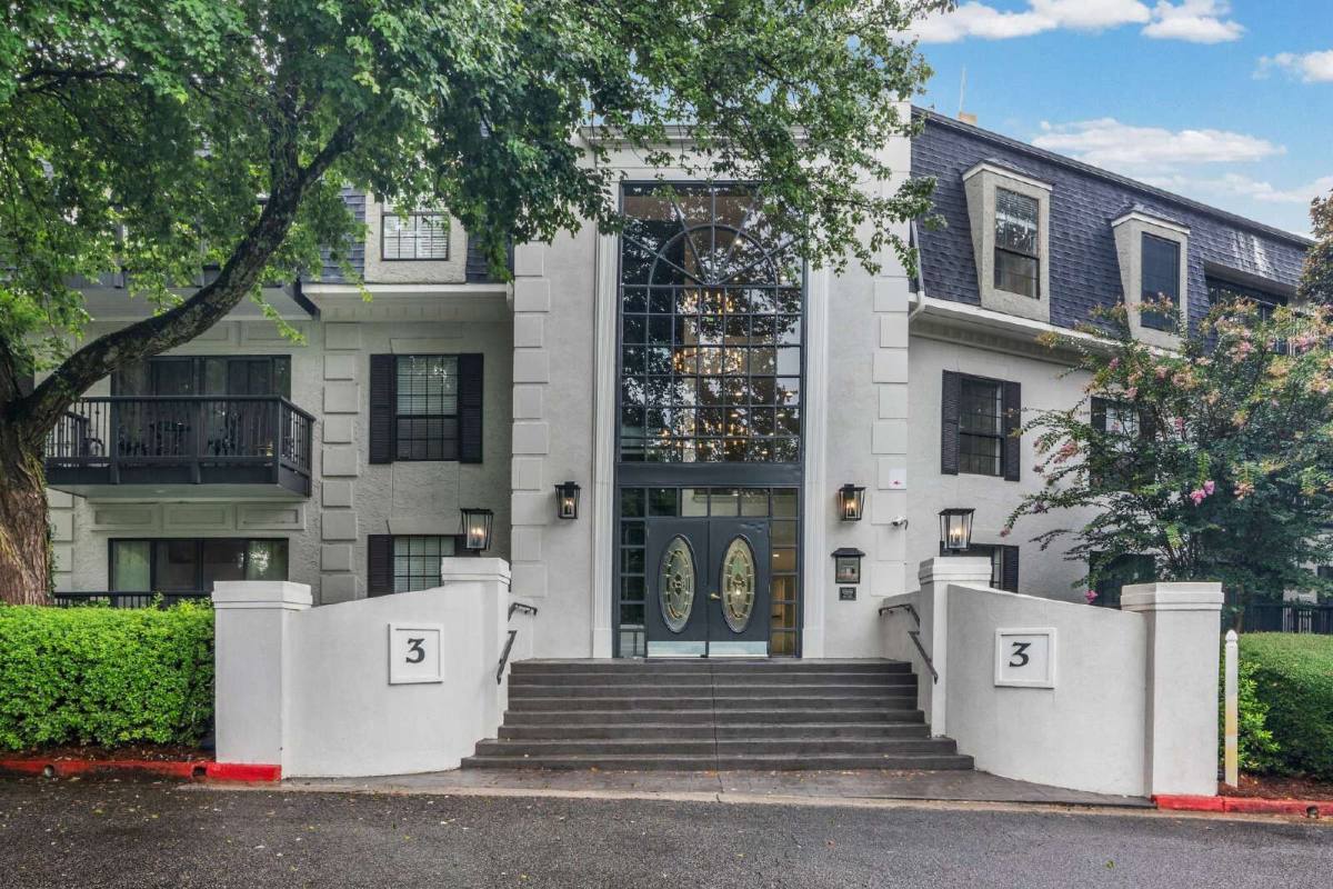 Condo for rent at 3115 Pine Heights Dr NE, Atlanta, GA 30324
