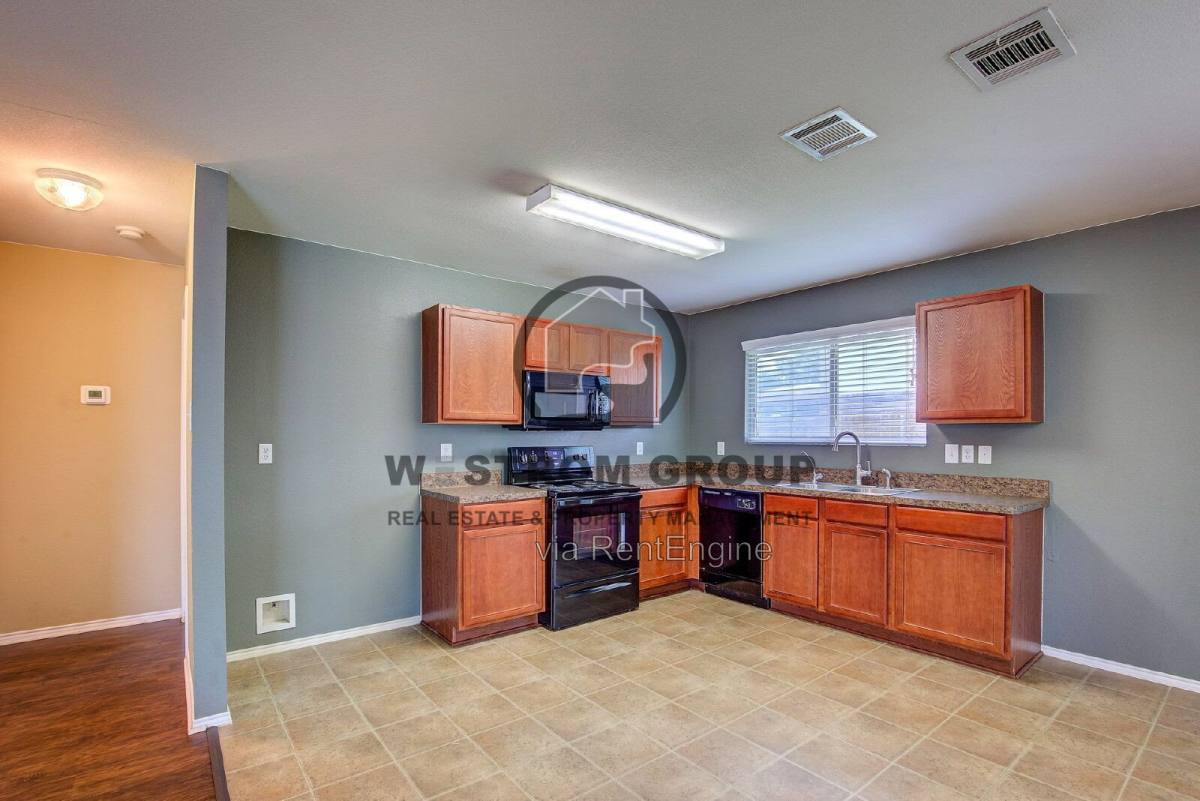 7000 Sylvan Meadows Dr, Fort Worth, TX 76120 - House for Rent - Image 11