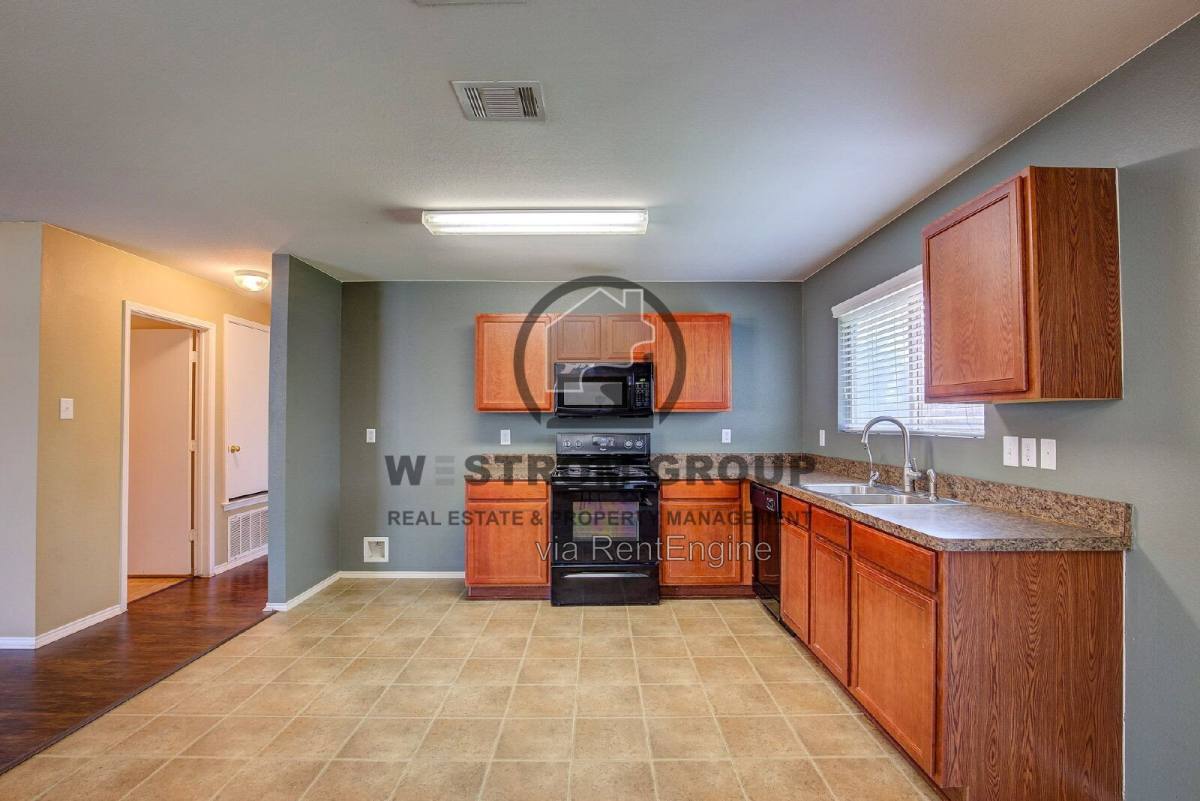 7000 Sylvan Meadows Dr, Fort Worth, TX 76120 - House for Rent - Image 14