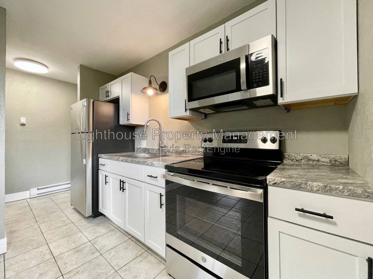 Apartment for rent at 1500 Carr Rd #3, Muskegon, MI 49442