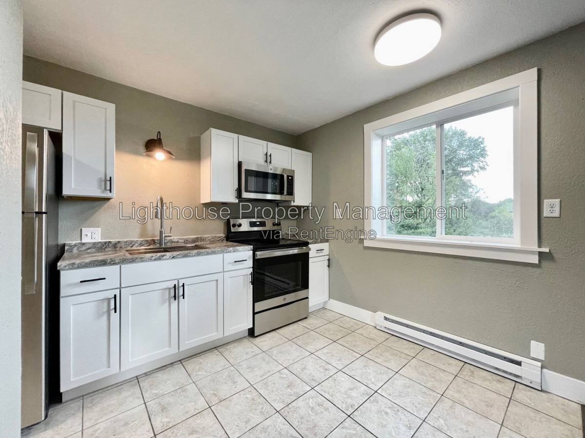 Apartment for rent at 1500 Carr Rd #3, Muskegon, MI 49442