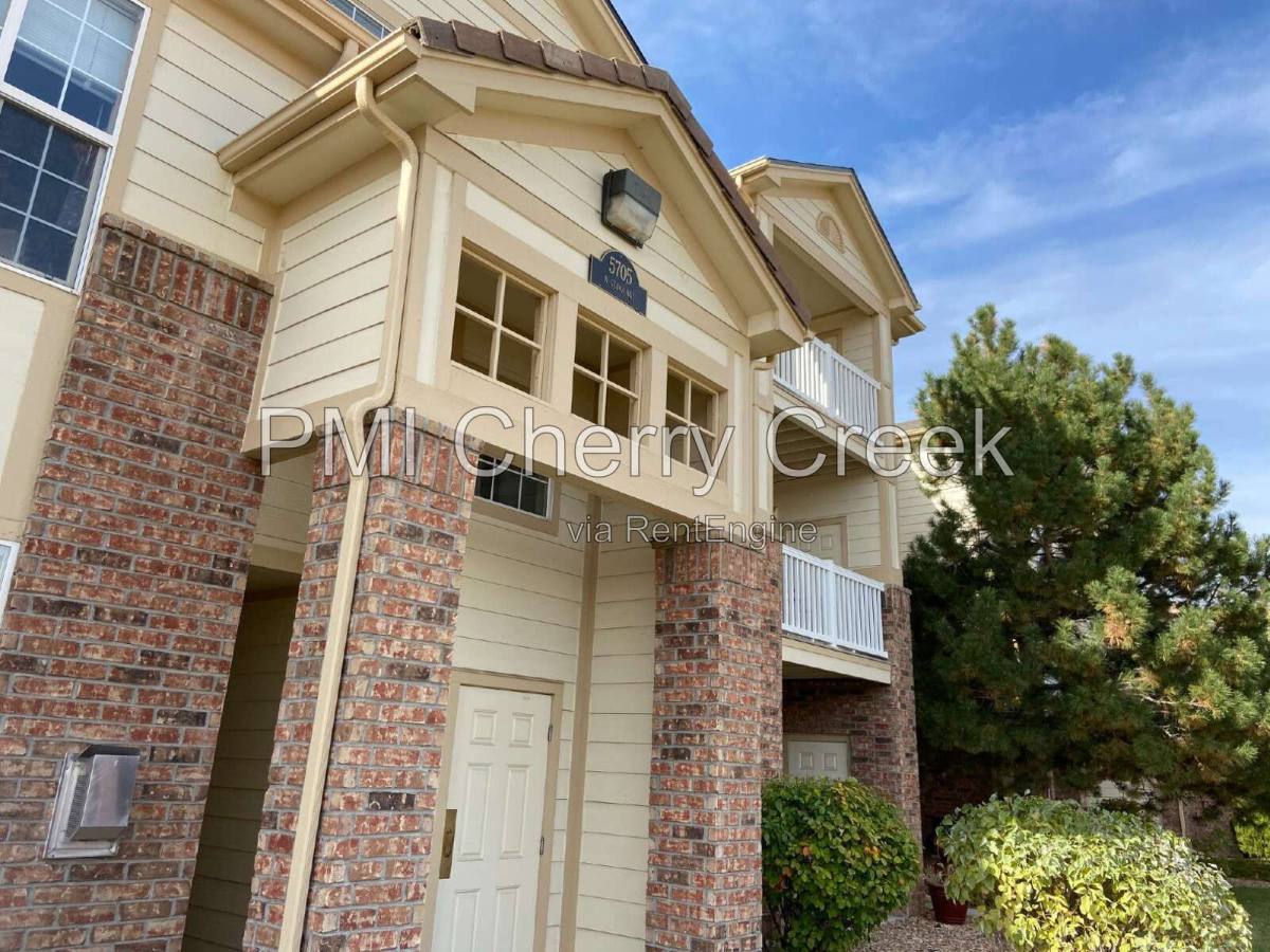 Apartment for rent at 5705 N Genoa Way #208, Aurora, CO 80019