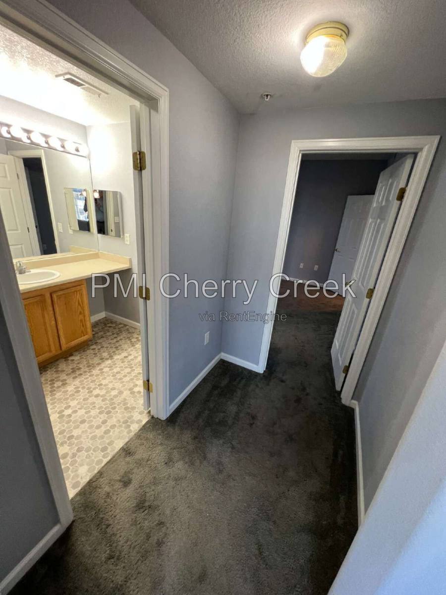 Apartment for rent at 5705 N Genoa Way #208, Aurora, CO 80019