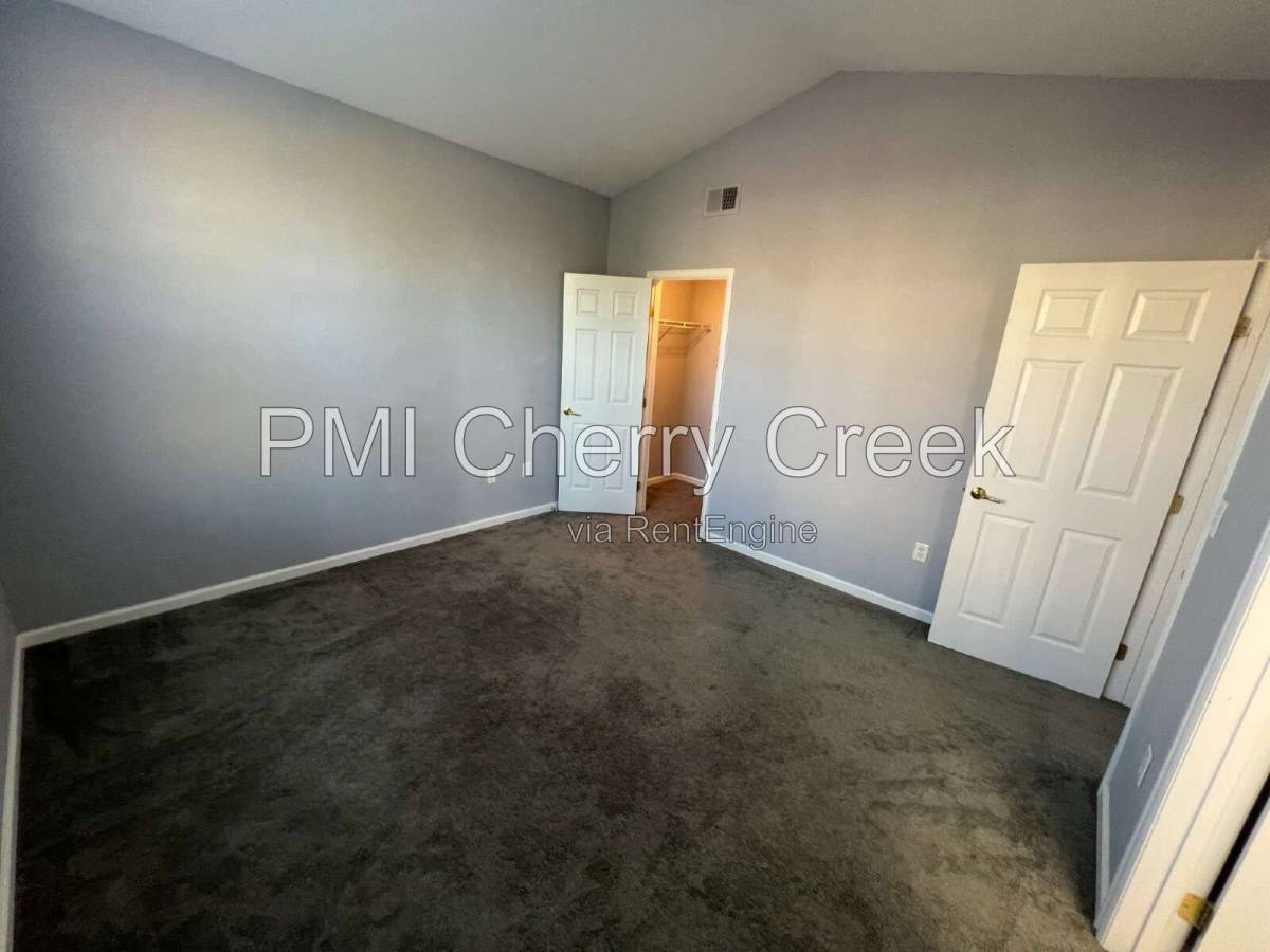 Apartment for rent at 5705 N Genoa Way #208, Aurora, CO 80019