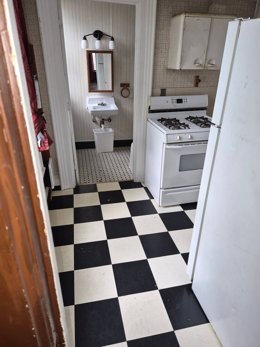 Apartment for rent at 125 E Lafayette St #4, Ottawa, IL 61350