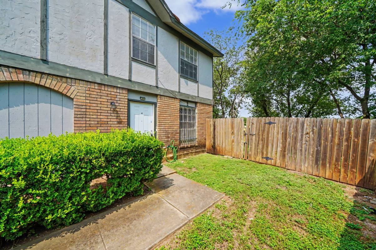 Apartment for rent at 5216 Meadow Field Ave, San Antonio, TX 78250
