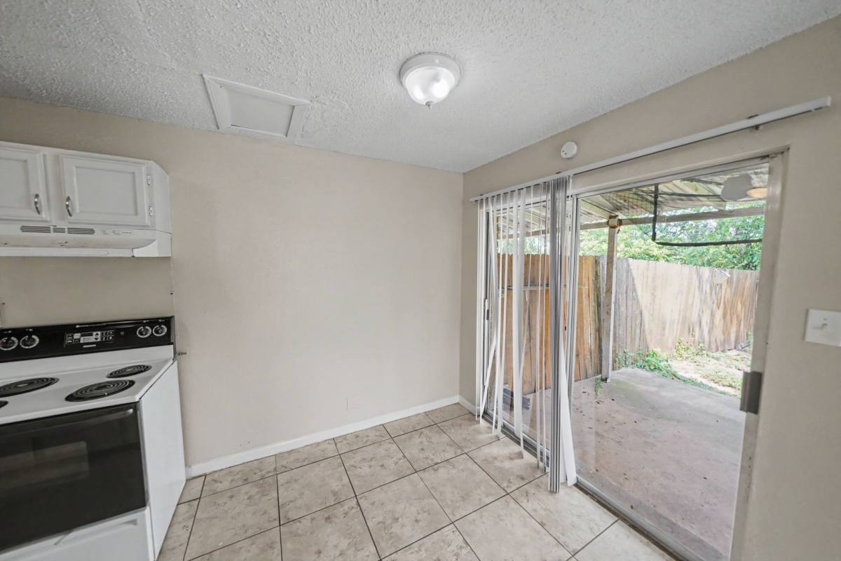 Apartment for rent at 5216 Meadow Field Ave, San Antonio, TX 78250