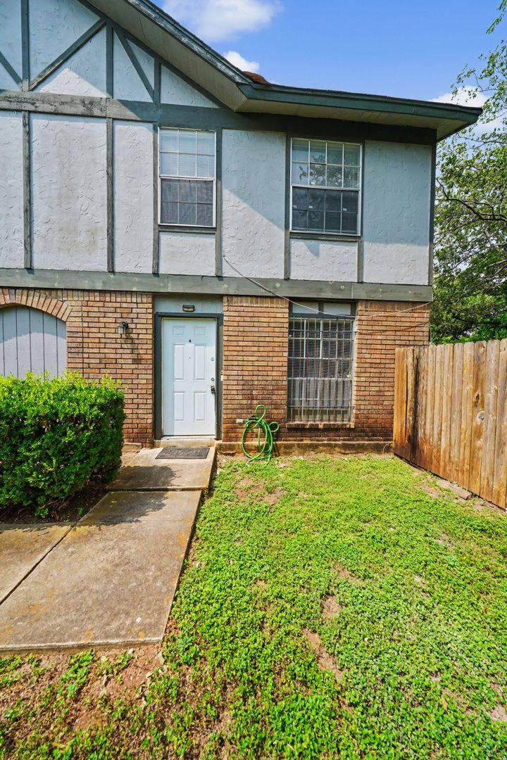 Apartment for rent at 5216 Meadow Field Ave, San Antonio, TX 78250
