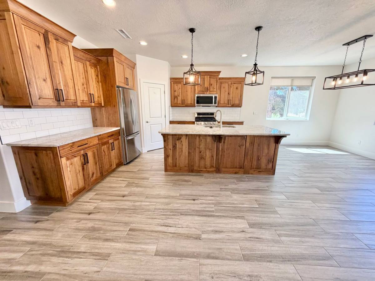 House for rent at 9 N Main St, La Verkin, UT 84745