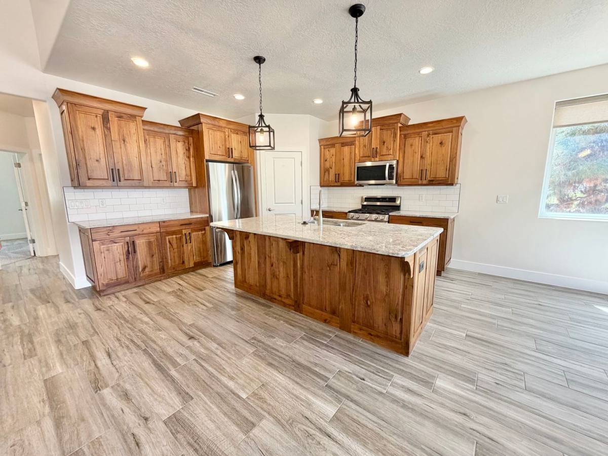 House for rent at 9 N Main St, La Verkin, UT 84745