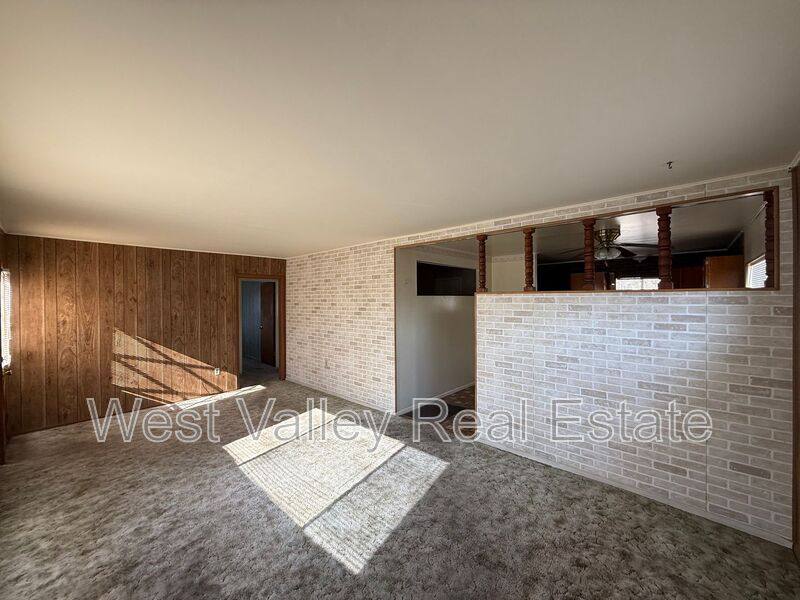 House for rent at 414 S 10th St, Taft, CA 93268