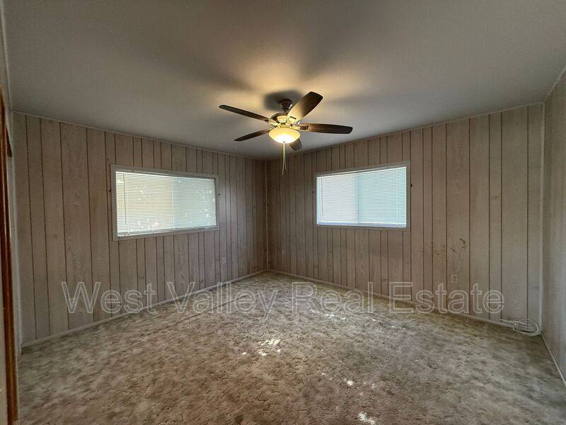 House for rent at 414 S 10th St, Taft, CA 93268