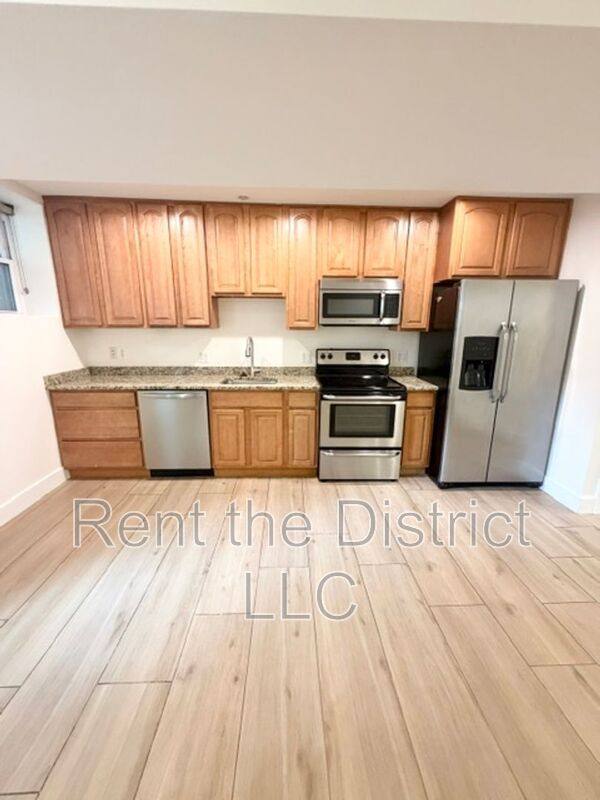 Apartment for rent at 605B Kenyon St NW, Washington, DC 20010