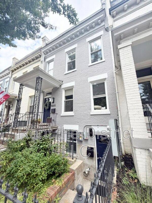 Apartment for rent at 605B Kenyon St NW, Washington, DC 20010