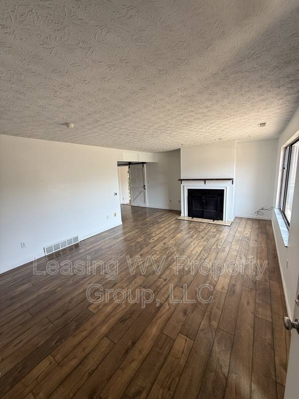 Townhouse for rent at 6355 Pine Dr, Huntington, WV 25705