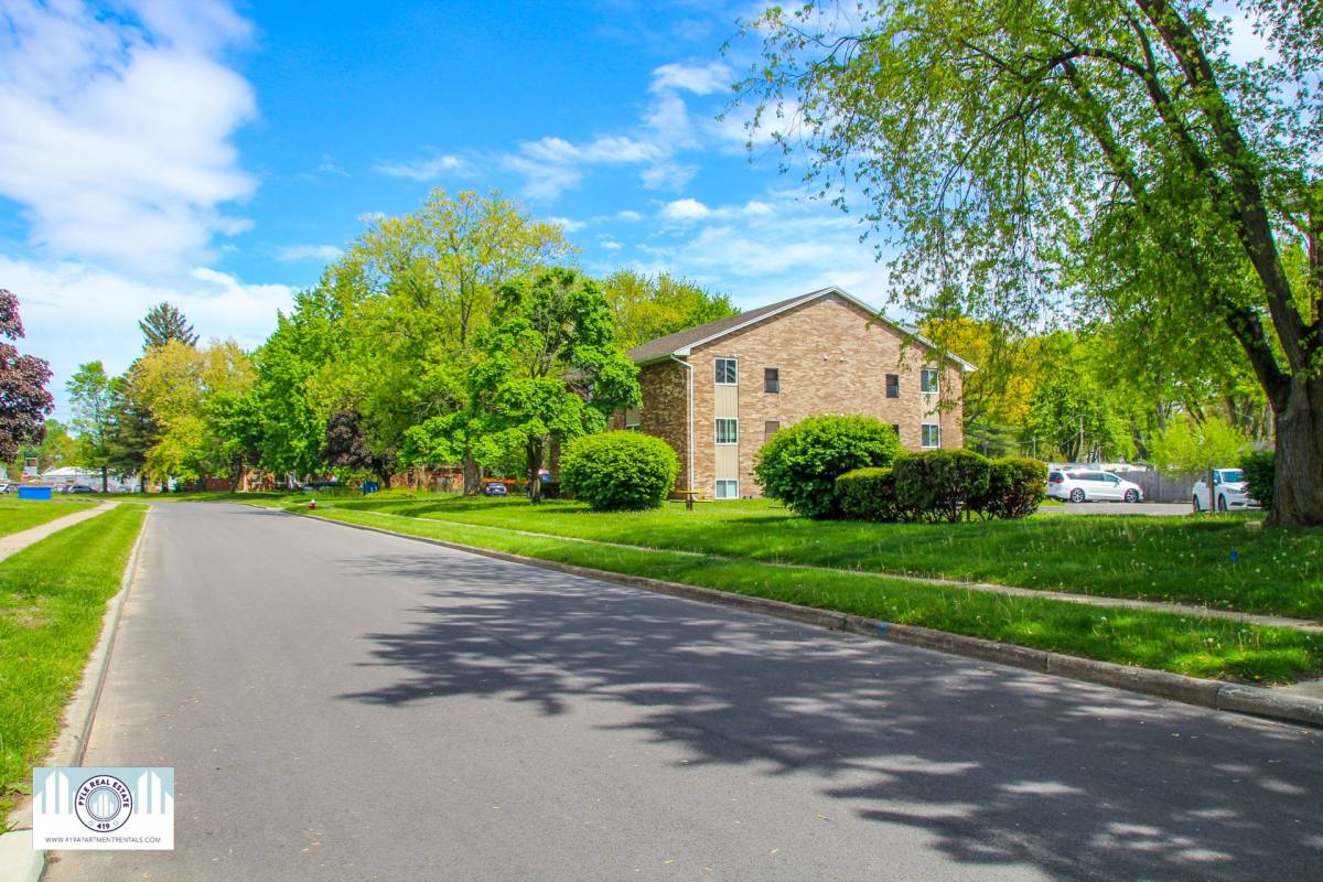 Apartment for rent at 2820 Eldora Dr, Toledo, OH 43613
