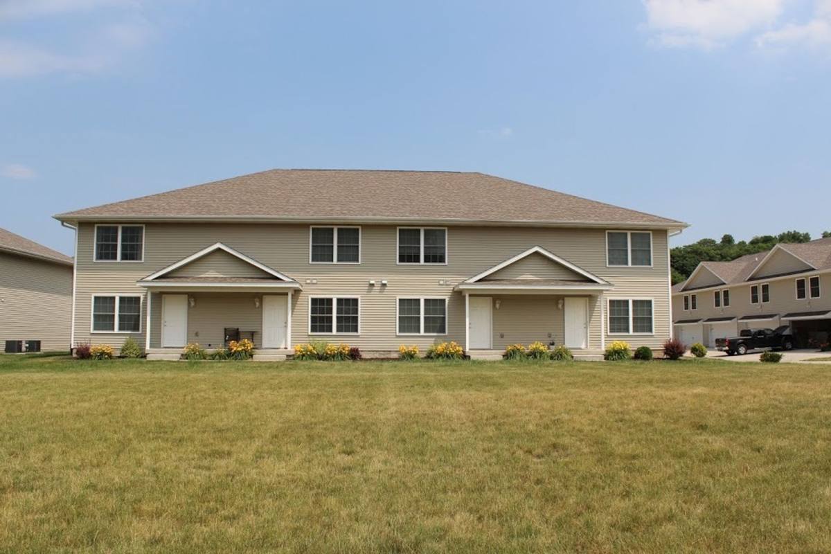 Townhouse for rent at 4678 Harmony Lane, Rock Island, IL 61201