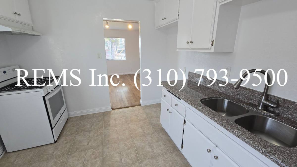Apartment for rent at 15340 Avis Ave, Lawndale, CA 90260
