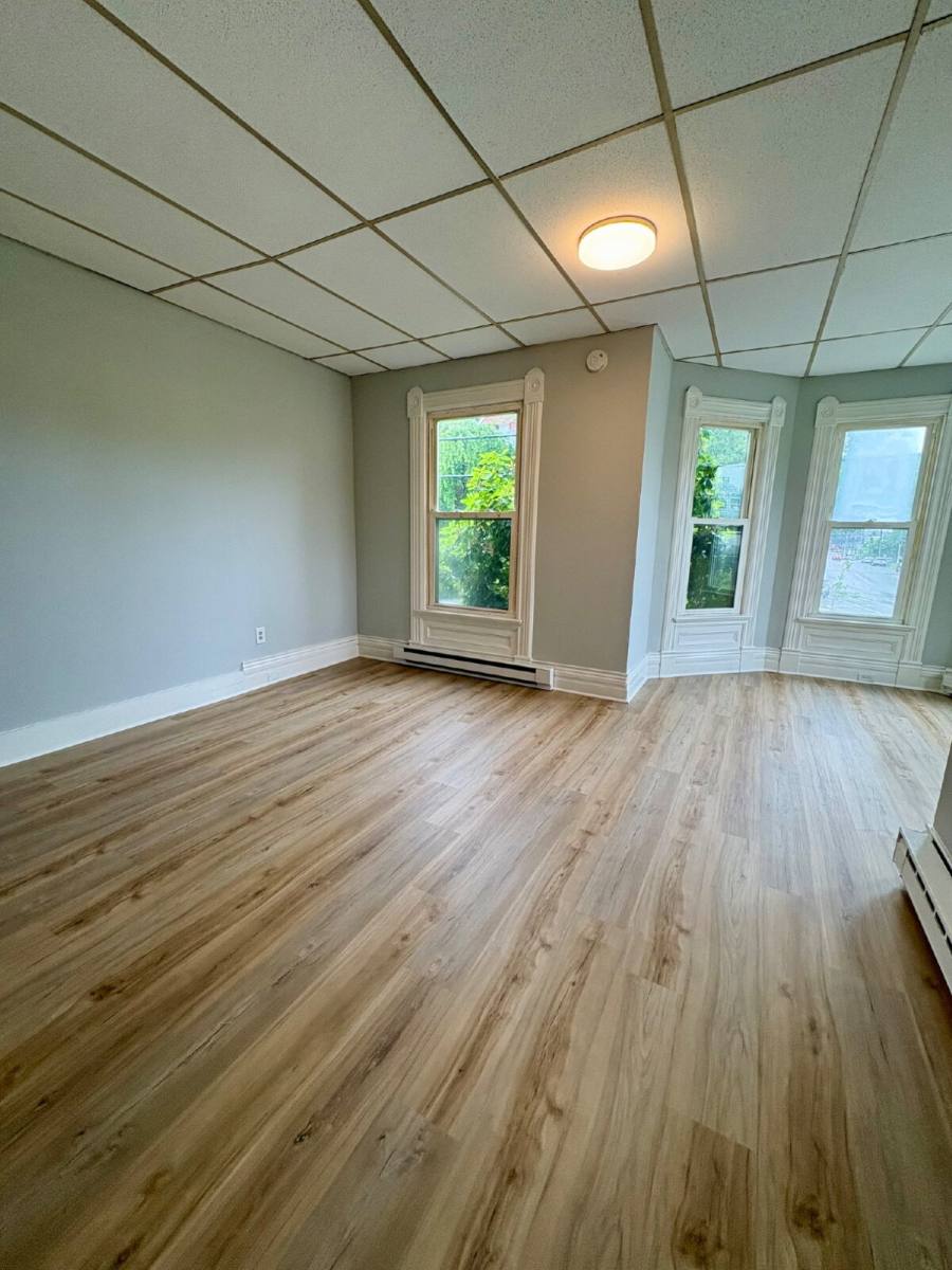 Apartment for rent at 285 Montauk Ave #1, New London, CT 06320