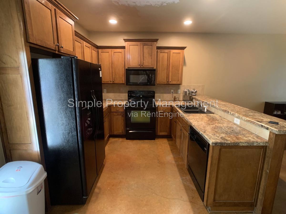 Apartment for rent at 2884 Muzzy St, Choctaw, OK 73020