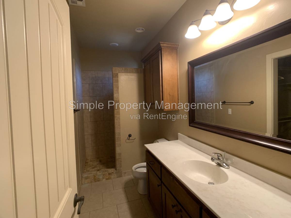 Apartment for rent at 2884 Muzzy St, Choctaw, OK 73020