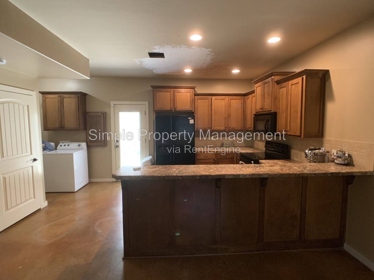 Apartment for rent at 2884 Muzzy St, Choctaw, OK 73020