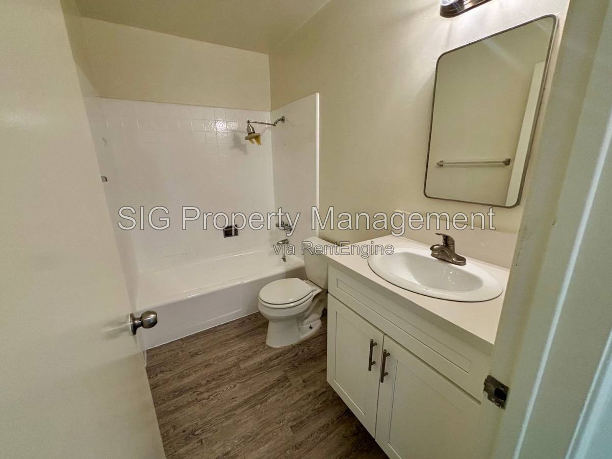 Apartment for rent at 1126 E Doran St, Glendale, CA 91206