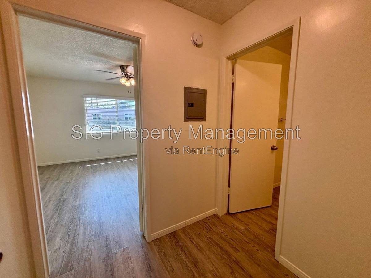 Apartment for rent at 1126 E Doran St, Glendale, CA 91206