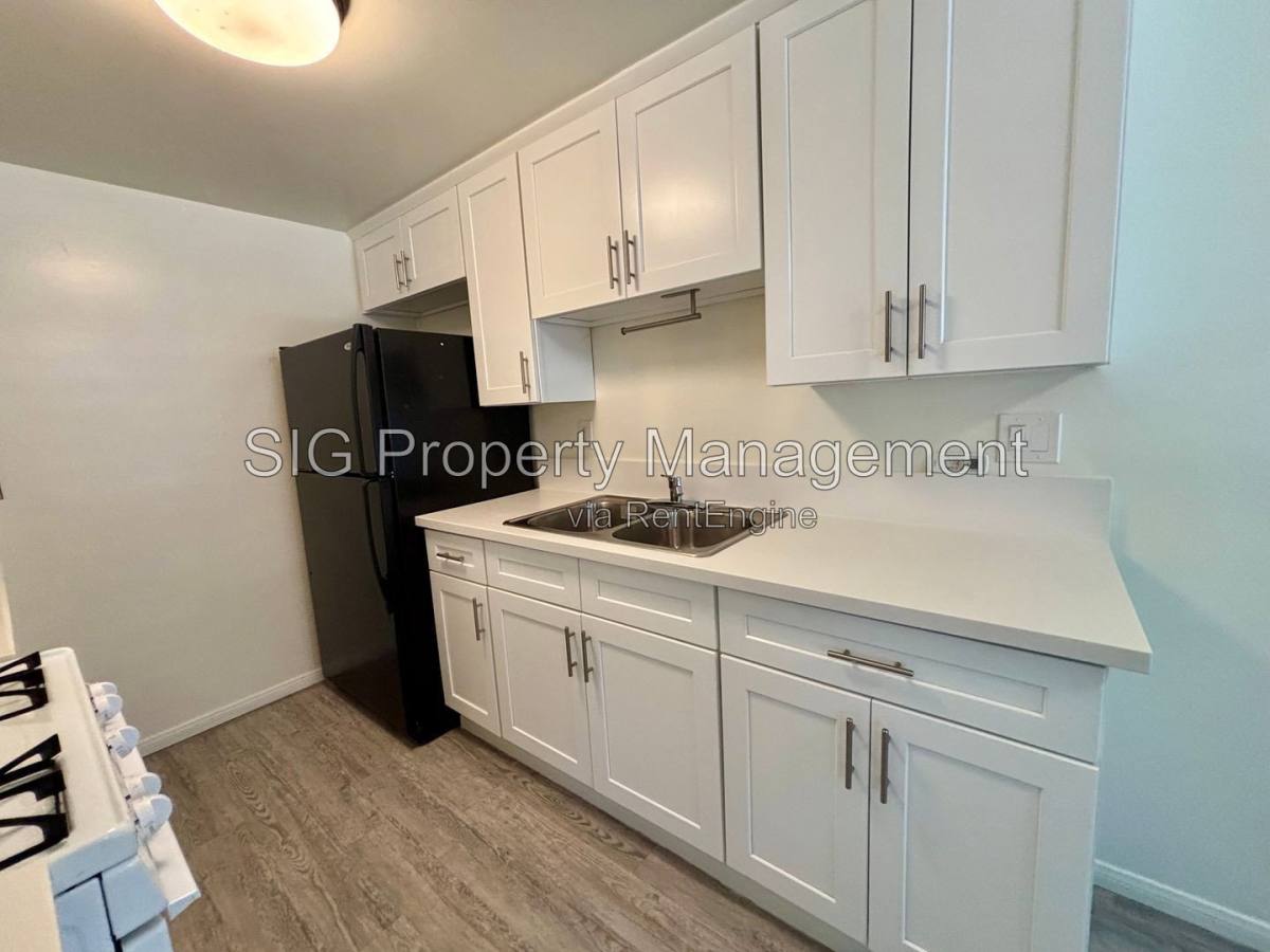 Apartment for rent at 1126 E Doran St, Glendale, CA 91206