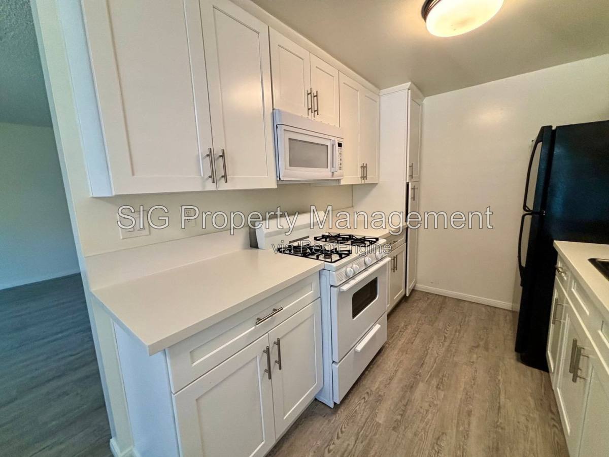Apartment for rent at 1126 E Doran St, Glendale, CA 91206