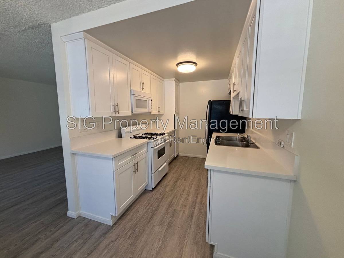 Apartment for rent at 1126 E Doran St, Glendale, CA 91206